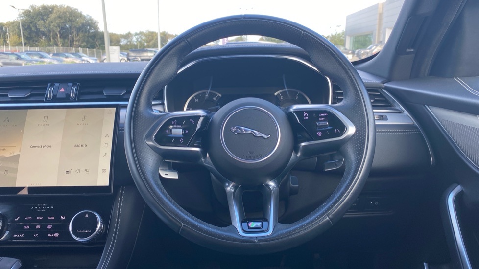 Jaguar F-Pace 2.0 D200 R-Dynamic S 5dr Auto AWD Diesel Estate - Image 15