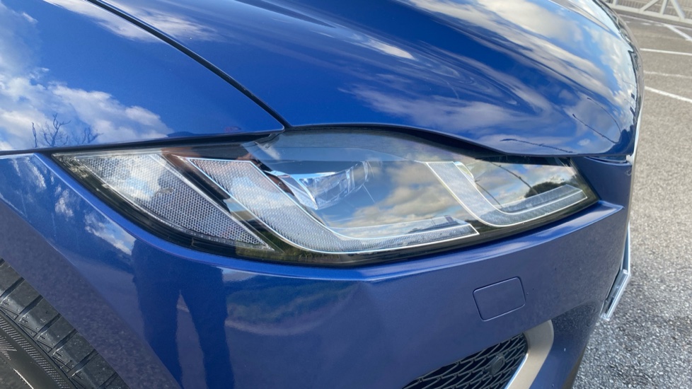 Jaguar F-Pace 2.0 D200 R-Dynamic S 5dr Auto AWD Diesel Estate - Image 17