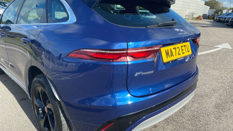 Jaguar F-Pace 2.0 D200 R-Dynamic S 5dr Auto AWD Diesel Estate - Image 19