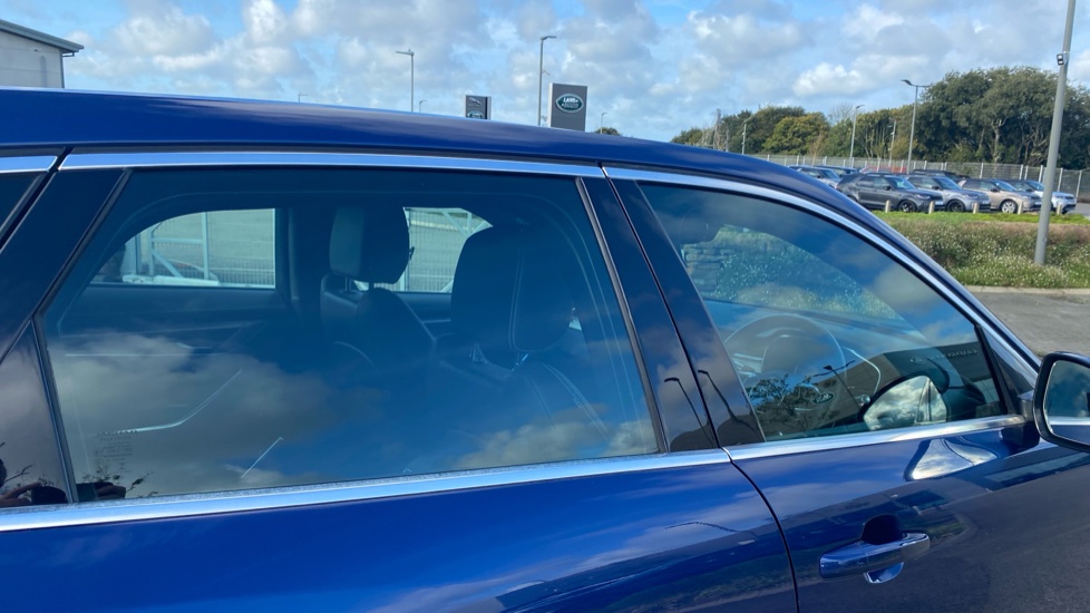Jaguar F-Pace 2.0 D200 R-Dynamic S 5dr Auto AWD Diesel Estate - Image 25