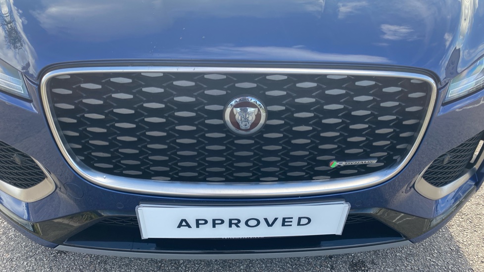 Jaguar F-Pace 2.0 D200 R-Dynamic S 5dr Auto AWD Diesel Estate - Image 29