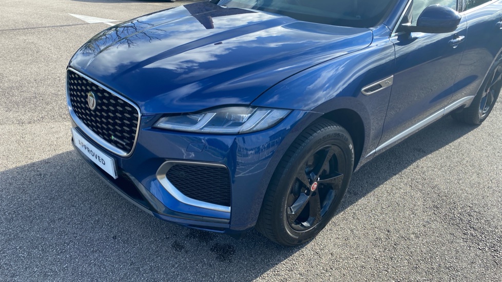 Jaguar F-Pace 2.0 D200 R-Dynamic S 5dr Auto AWD Diesel Estate - Image 31