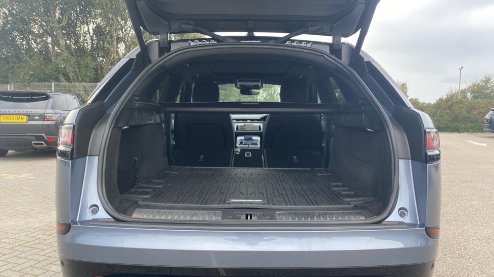 Land Rover Range Rover Velar 2.0 D200 Edition 5dr Auto Diesel Estate - Image 10