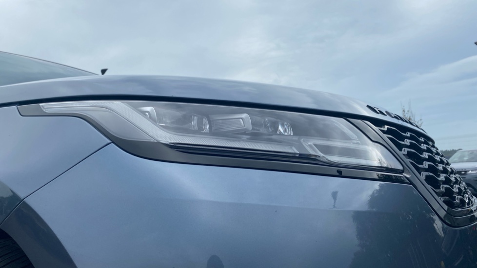 Land Rover Range Rover Velar 2.0 D200 Edition 5dr Auto Diesel Estate - Image 17