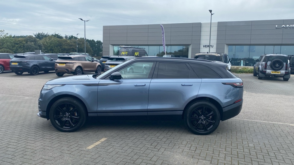 Land Rover Range Rover Velar 2.0 D200 Edition 5dr Auto Diesel Estate - Image 21