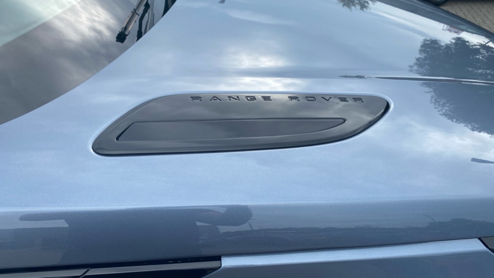 Land Rover Range Rover Velar 2.0 D200 Edition 5dr Auto Diesel Estate - Image 29