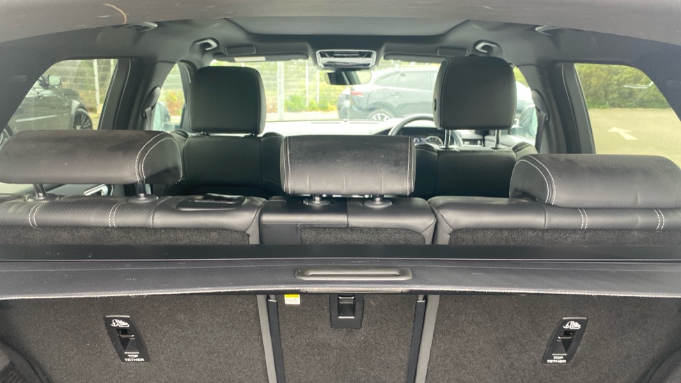 Land Rover Range Rover Velar 2.0 D200 Edition 5dr Auto Diesel Estate - Image 37