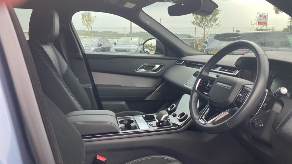 Land Rover Range Rover Velar 2.0 D200 Edition 5dr Auto Diesel Estate - Image 48