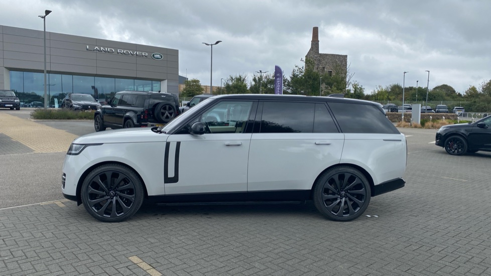 Land Rover Range Rover 4.4 P530 V8 Autobiography LWB 4dr Auto  [7 Seat] Petrol Estate - Image 21