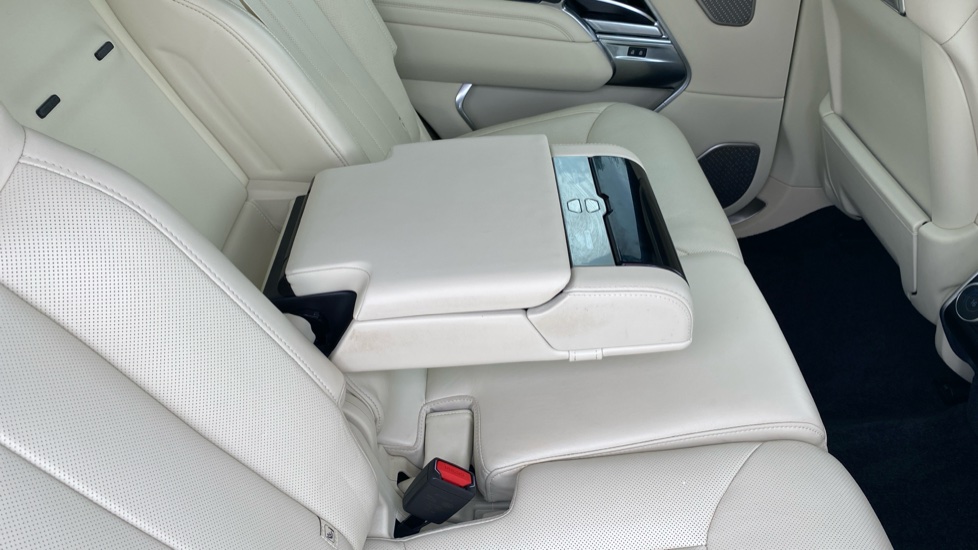 Land Rover Range Rover 4.4 P530 V8 Autobiography LWB 4dr Auto  [7 Seat] Petrol Estate - Image 41