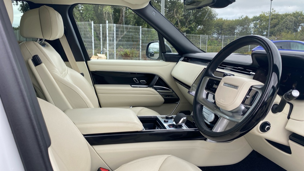 Land Rover Range Rover 4.4 P530 V8 Autobiography LWB 4dr Auto  [7 Seat] Petrol Estate - Image 45