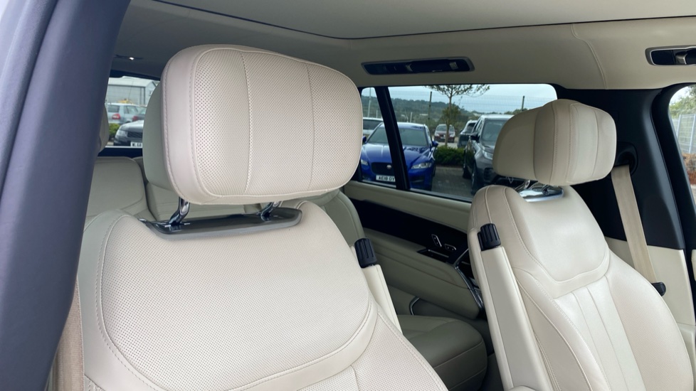 Land Rover Range Rover 4.4 P530 V8 Autobiography LWB 4dr Auto  [7 Seat] Petrol Estate - Image 46