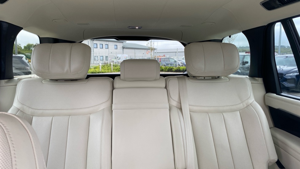 Land Rover Range Rover 4.4 P530 V8 Autobiography LWB 4dr Auto  [7 Seat] Petrol Estate - Image 47