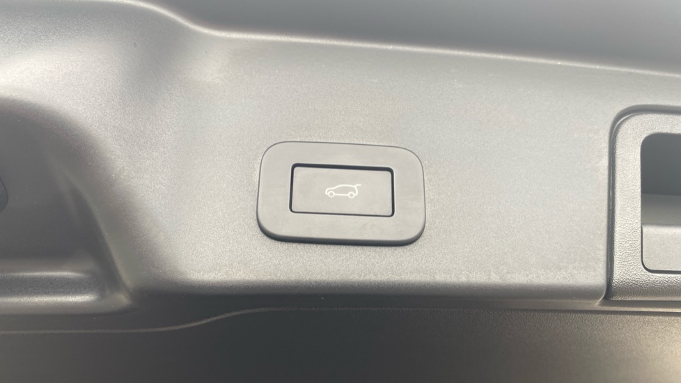 Land Rover Range Rover Evoque 2.0 P250 Dynamic HSE 5dr Auto Petrol Hatchback - Image 35