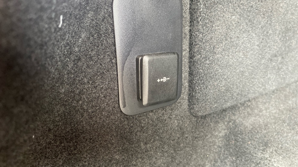 Land Rover Range Rover Evoque 2.0 P250 Dynamic HSE 5dr Auto Petrol Hatchback - Image 36