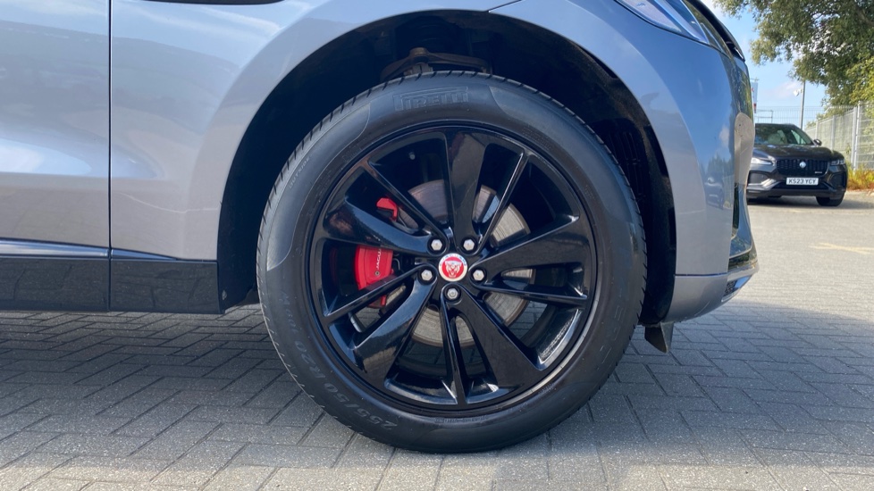 Jaguar F-Pace 2.0 D200 R-Dynamic Black 5dr Auto AWD Diesel Estate - Image 8
