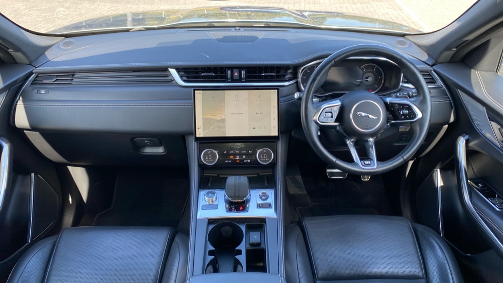 Jaguar F-Pace 2.0 D200 R-Dynamic Black 5dr Auto AWD Diesel Estate - Image 9