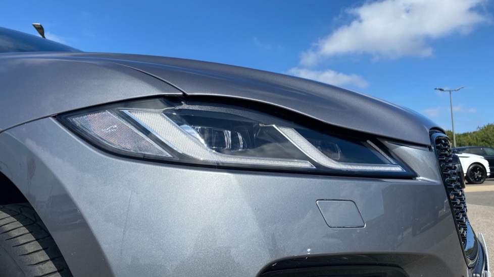 Jaguar F-Pace 2.0 D200 R-Dynamic Black 5dr Auto AWD Diesel Estate - Image 17