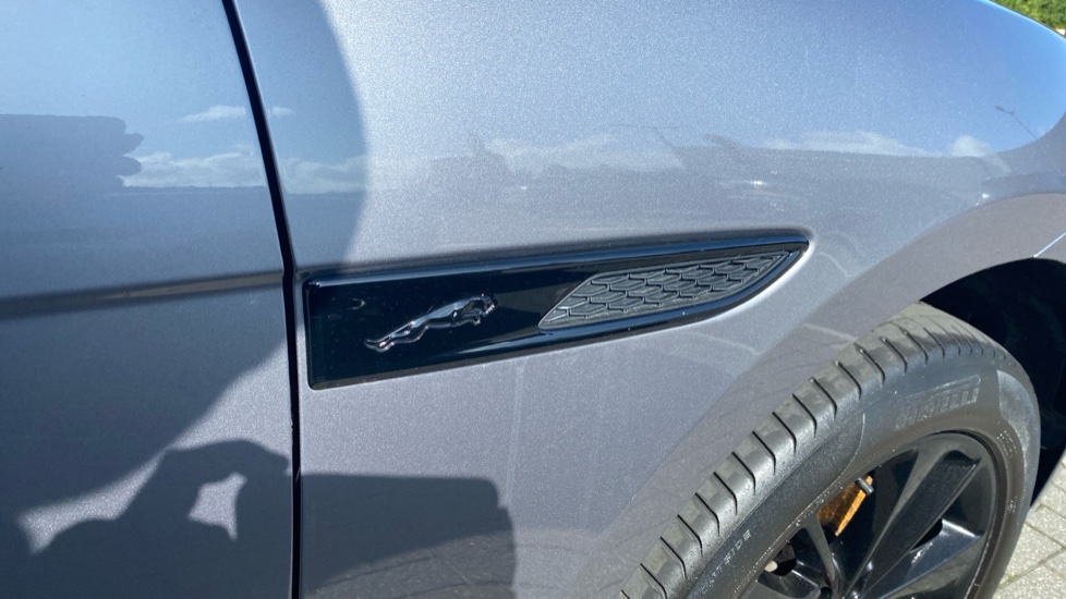 Jaguar F-Pace 2.0 D200 R-Dynamic Black 5dr Auto AWD Diesel Estate - Image 24