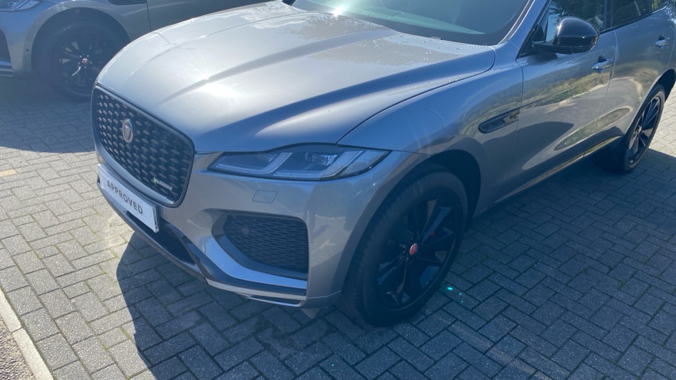 Jaguar F-Pace 2.0 D200 R-Dynamic Black 5dr Auto AWD Diesel Estate - Image 27