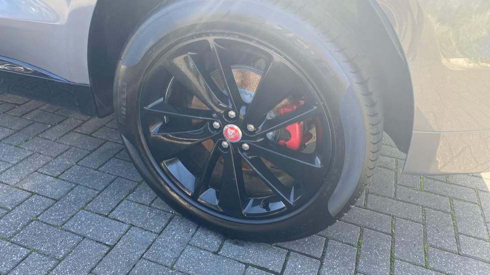 Jaguar F-Pace 2.0 D200 R-Dynamic Black 5dr Auto AWD Diesel Estate - Image 29