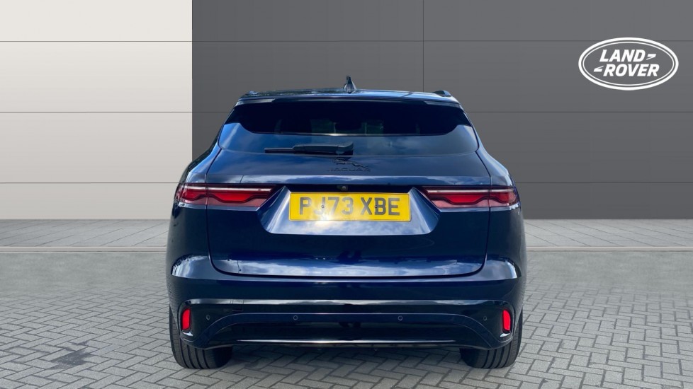 Jaguar F-Pace 2.0 D200 R-Dynamic SE Black 5dr Auto AWD Diesel Estate - Image 6