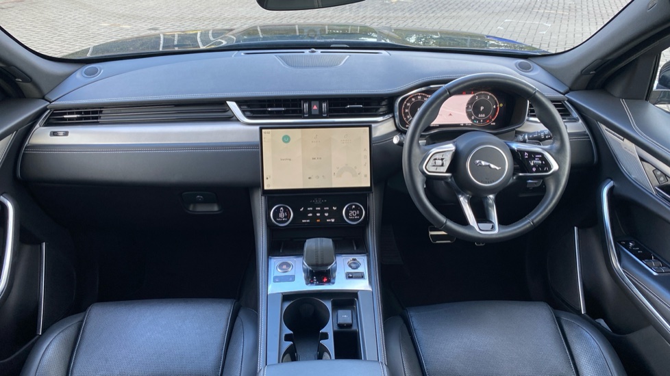 Jaguar F-Pace 2.0 D200 R-Dynamic SE Black 5dr Auto AWD Diesel Estate - Image 9