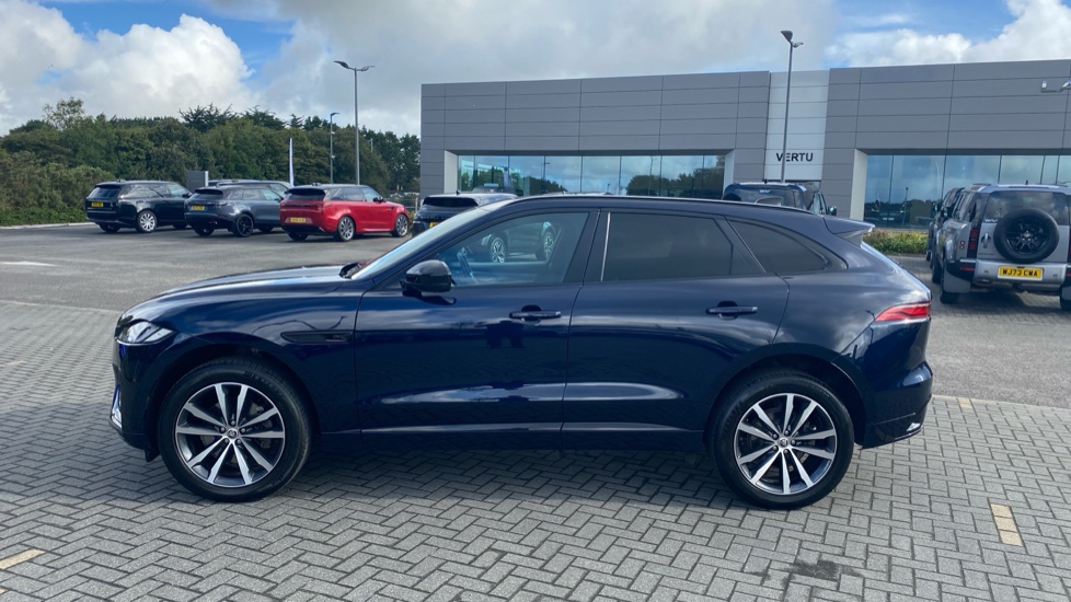Jaguar F-Pace 2.0 D200 R-Dynamic SE Black 5dr Auto AWD Diesel Estate - Image 21