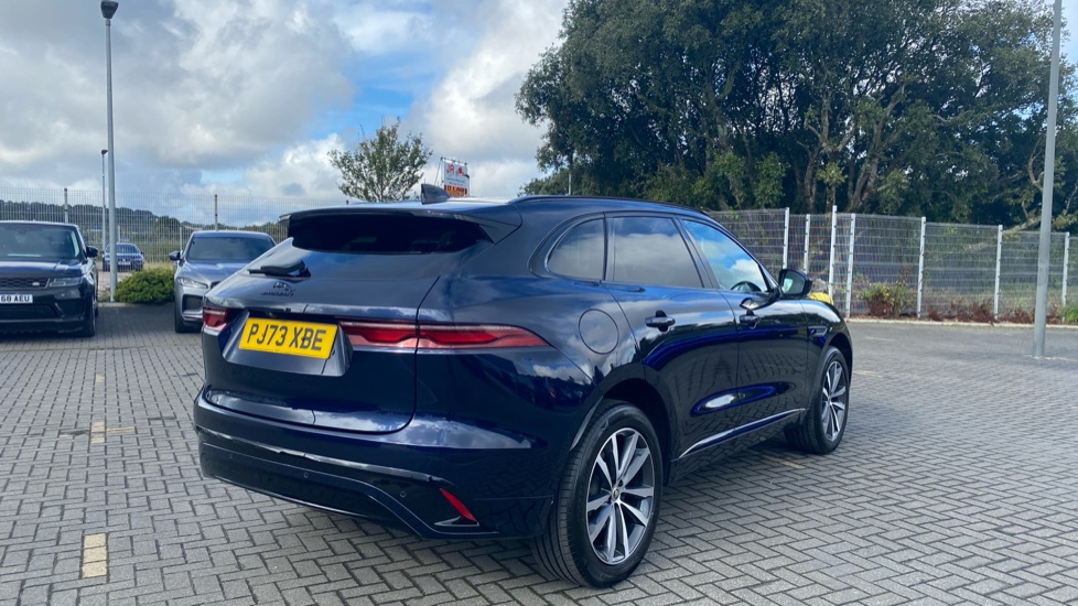 Jaguar F-Pace 2.0 D200 R-Dynamic SE Black 5dr Auto AWD Diesel Estate - Image 22