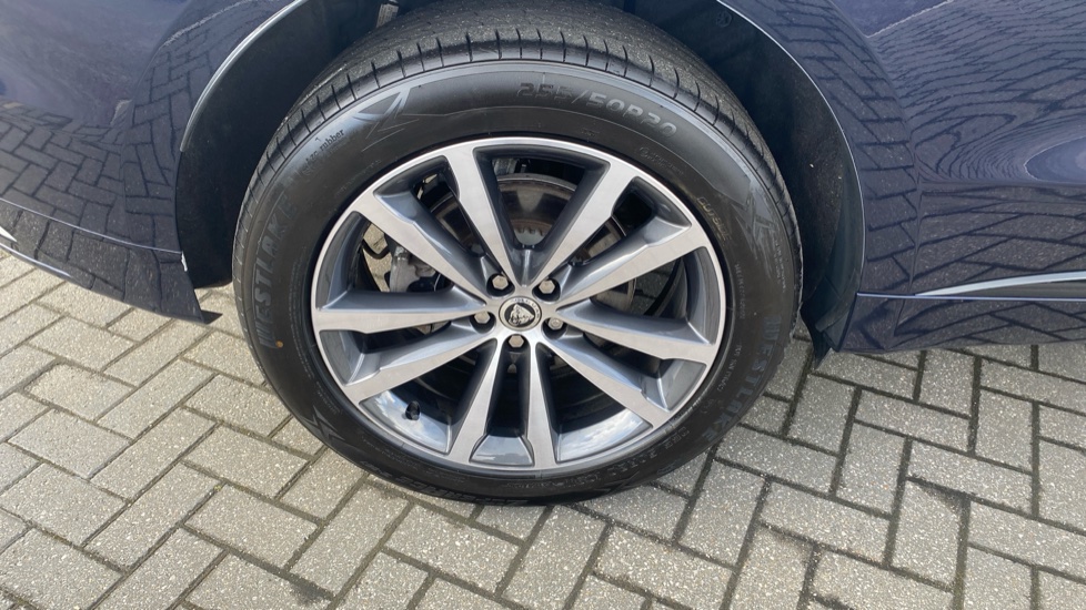 Jaguar F-Pace 2.0 D200 R-Dynamic SE Black 5dr Auto AWD Diesel Estate - Image 23