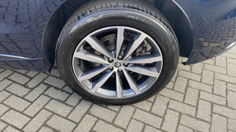 Jaguar F-Pace 2.0 D200 R-Dynamic SE Black 5dr Auto AWD Diesel Estate - Image 32