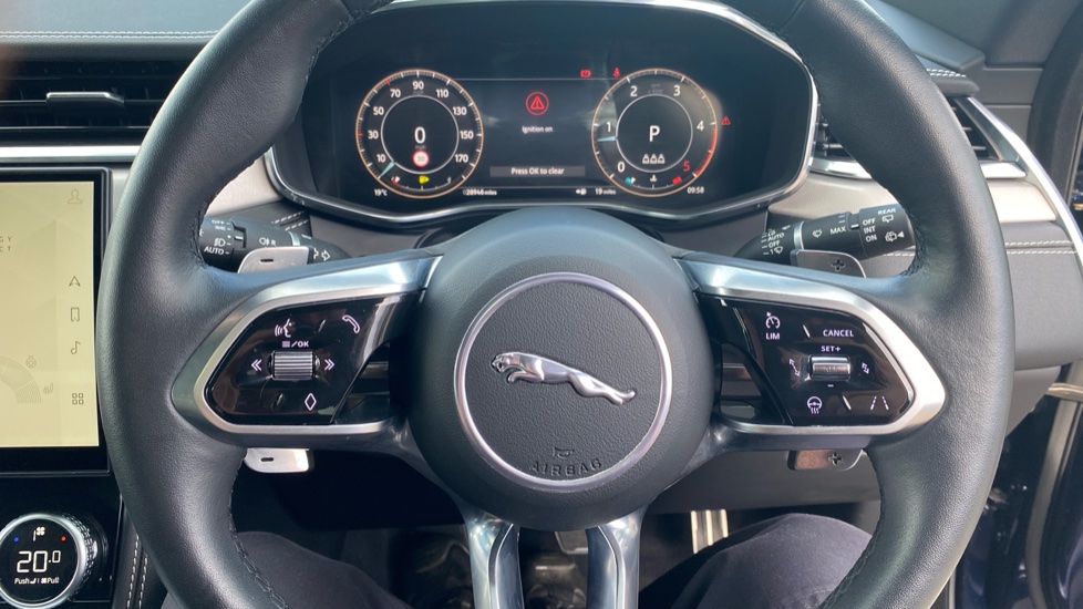 Jaguar F-Pace 2.0 D200 R-Dynamic SE Black 5dr Auto AWD Diesel Estate - Image 49