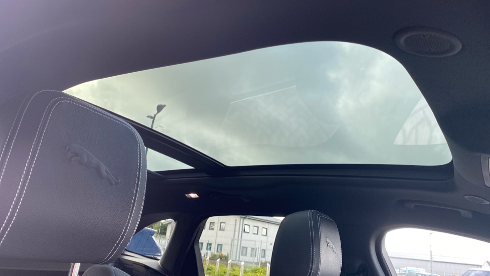 Jaguar F-Pace 2.0 D200 R-Dynamic SE Black 5dr Auto AWD Diesel Estate - Image 65