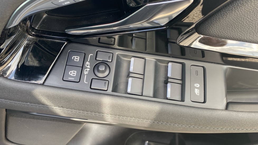 Land Rover Range Rover Evoque 2.0 D200 R-Dynamic SE 5dr Auto Diesel Hatchback - Image 41