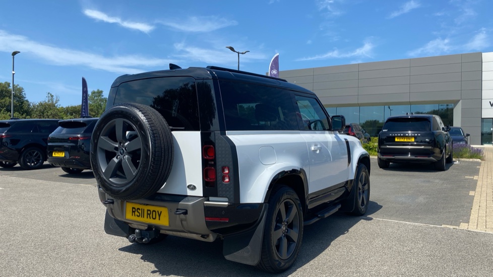 Land Rover Defender 2.0 P300 X-Dynamic HSE 90 3dr Auto Petrol Estate - Image 22