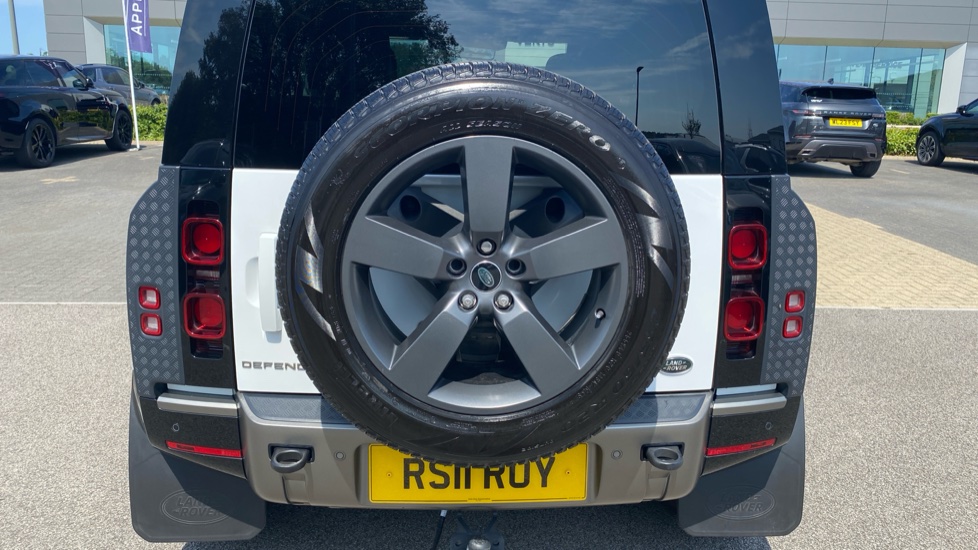 Land Rover Defender 2.0 P300 X-Dynamic HSE 90 3dr Auto Petrol Estate - Image 38