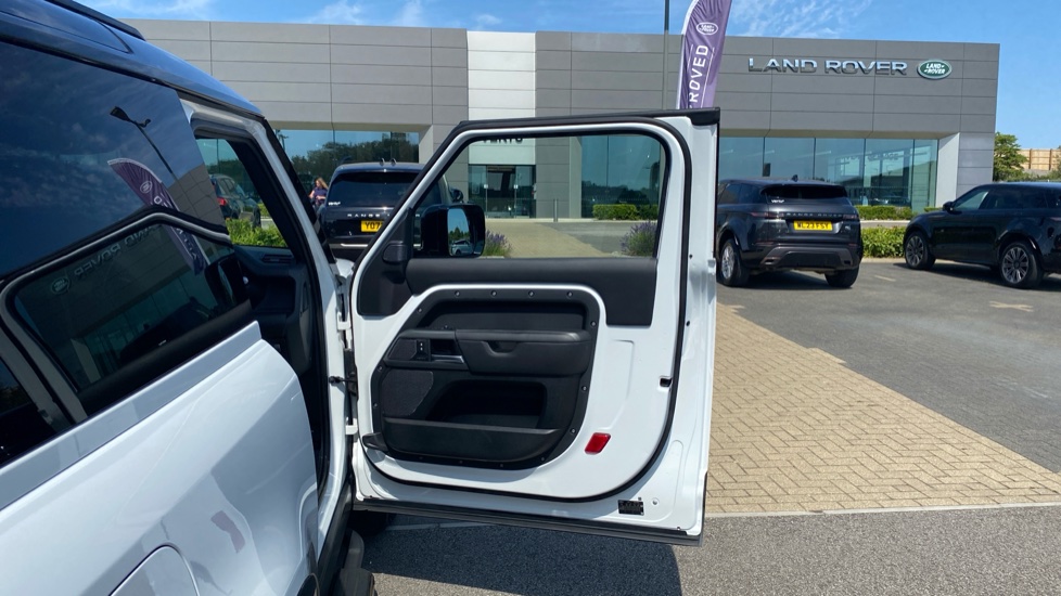 Land Rover Defender 2.0 P300 X-Dynamic HSE 90 3dr Auto Petrol Estate - Image 46