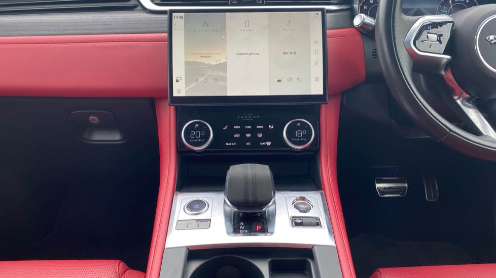 Jaguar F-Pace 2.0 P400e R-Dynamic HSE 5dr Auto AWD Estate - Image 14