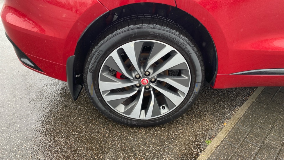 Jaguar F-Pace 2.0 P400e R-Dynamic HSE 5dr Auto AWD Estate - Image 23