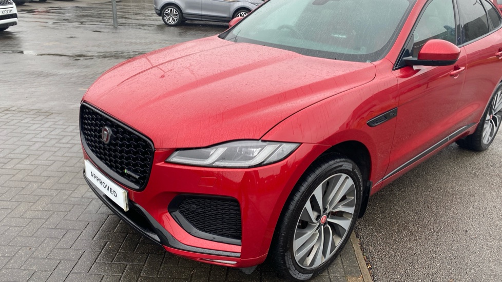 Jaguar F-Pace 2.0 P400e R-Dynamic HSE 5dr Auto AWD Estate - Image 30
