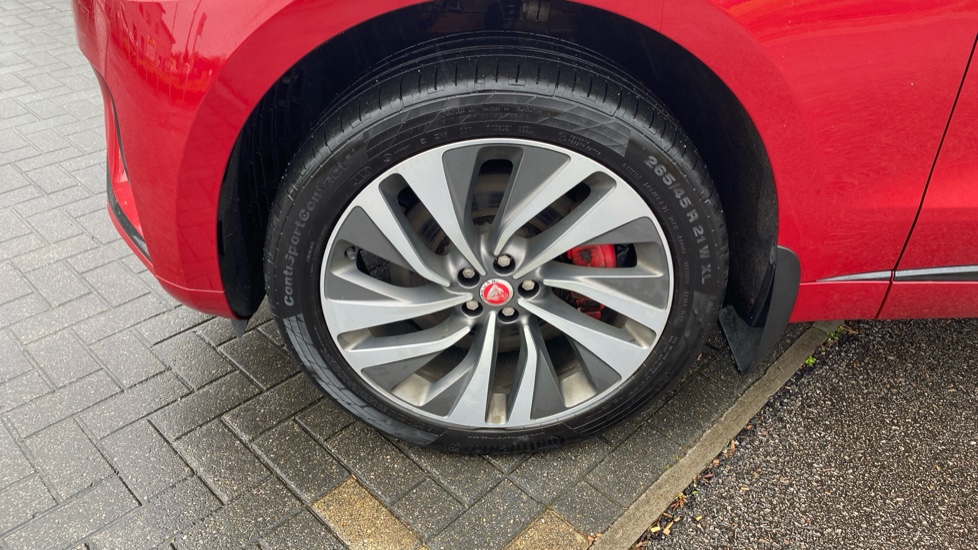 Jaguar F-Pace 2.0 P400e R-Dynamic HSE 5dr Auto AWD Estate - Image 31