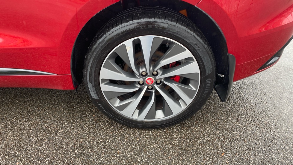 Jaguar F-Pace 2.0 P400e R-Dynamic HSE 5dr Auto AWD Estate - Image 32