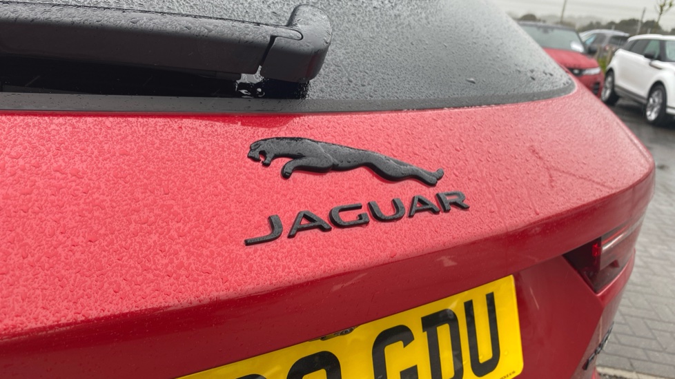 Jaguar F-Pace 2.0 P400e R-Dynamic HSE 5dr Auto AWD Estate - Image 34