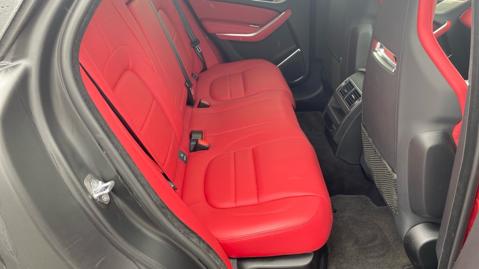 Jaguar F-Pace 2.0 P400e R-Dynamic HSE 5dr Auto AWD Estate - Image 38