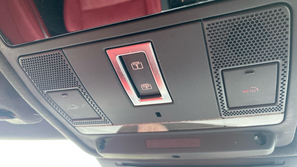 Jaguar F-Pace 2.0 P400e R-Dynamic HSE 5dr Auto AWD Estate - Image 69