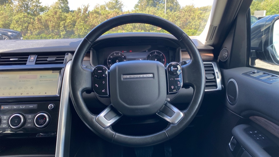 Land Rover Discovery 3.0 SDV6 HSE 5dr Auto Diesel Station Wagon - Image 15