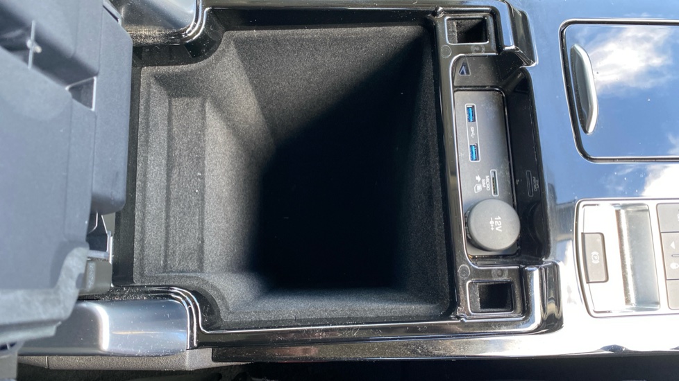 Land Rover Discovery 3.0 SDV6 HSE 5dr Auto Diesel Station Wagon - Image 58