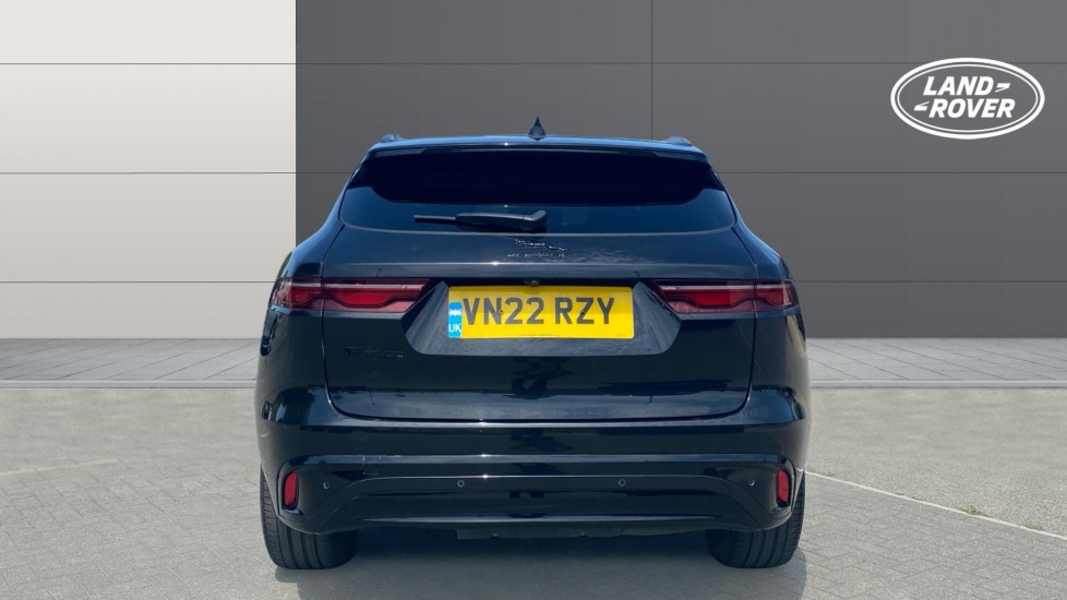Jaguar F-Pace 2.0 D200 R-Dynamic Black 5dr Auto AWD Diesel Estate - Image 6