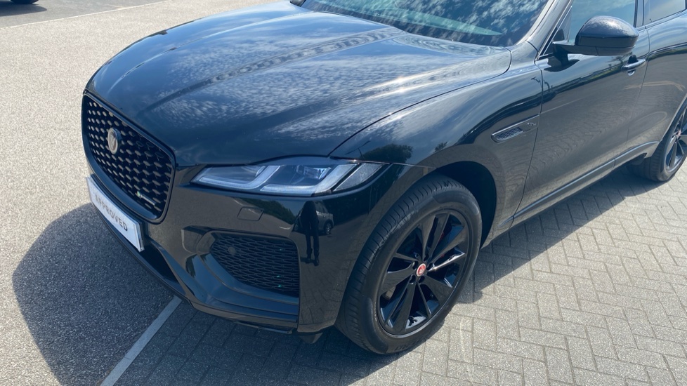 Jaguar F-Pace 2.0 D200 R-Dynamic Black 5dr Auto AWD Diesel Estate - Image 30