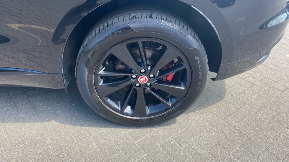 Jaguar F-Pace 2.0 D200 R-Dynamic Black 5dr Auto AWD Diesel Estate - Image 32